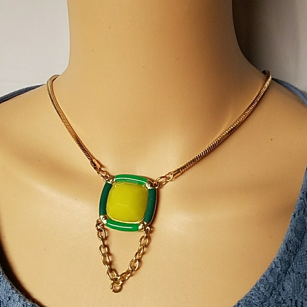 N875 Faceted Geo Drop Necklace